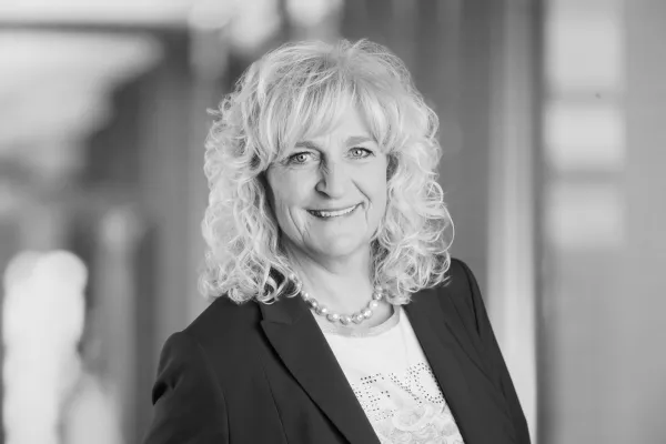 Klarheit im Kleinen, Wirkung im Großen: Mutige Lebensentscheidungen für eine gesellschaftliche Transformation Bild: Klarheit im Kleinen, Wirkung im Großen: Mutige Lebensentscheidungen für eine gesellschaftliche Transformation