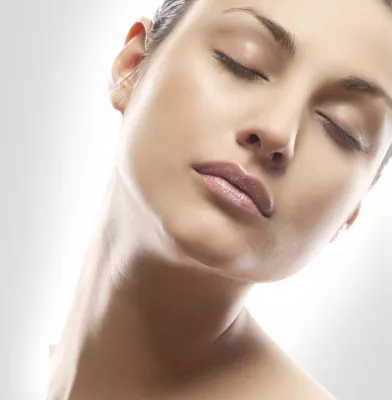 Bild: Facelifting ohne Operation – Minimal-invasive Gesichtsstraffung!