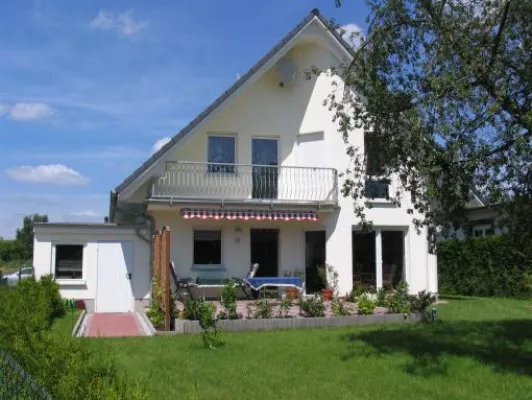 Bild: Citynah im Landhaus leben | Hausbesichtigungen am 18./19. Juli in 13053 Berlin-Hohenschönhausen