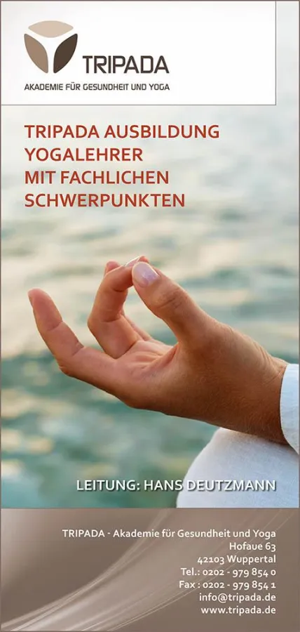 neuer Flyer zur Yogalehrerausbildung der TRIPADA AKADEMIE