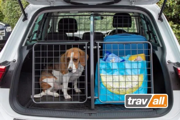 Bild: Travall® Guard, Divider und TailGate: Mit Sicherheit in den Urlaub mit Hund
