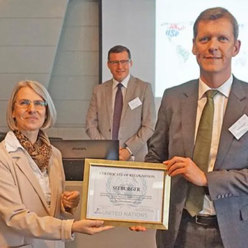 SEEBURGER erhält Zertifikat von den Vereinten Nationen für vorbildlichen Praxiseinsatz von UN/EDIFACT Bild: SEEBURGER erhält Zertifikat von den Vereinten Nationen für vorbildlichen Praxiseinsatz von UN/EDIFACT