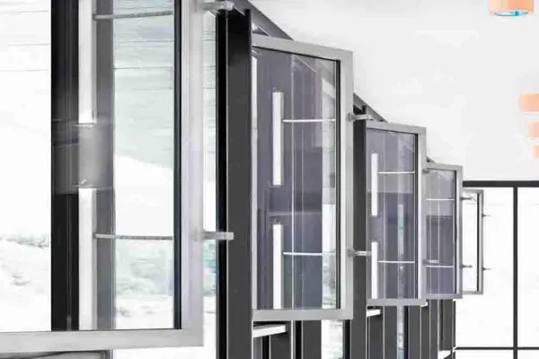 Die neuen KfW-Programme zur Gebäudesanierung: Energieeffizienz und Gebäudesicherheit mit GEZE Bild: Die neuen KfW-Programme zur Gebäudesanierung: Energieeffizienz und Gebäudesicherheit mit GEZE