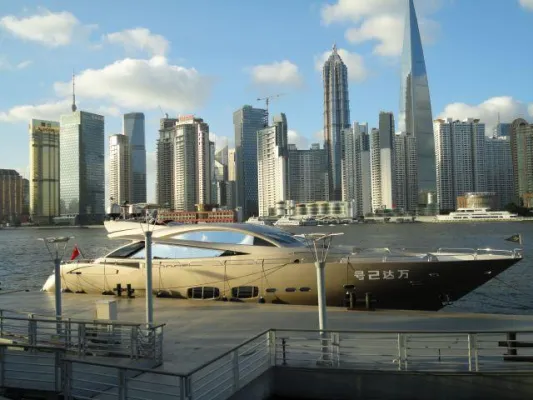 Bild: Sunseeker meets Shanghai