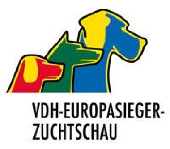 Bild: Mopszucht vom Mägdebrunnen auf Europasieger-Zuchtschau in Dortmund vertreten