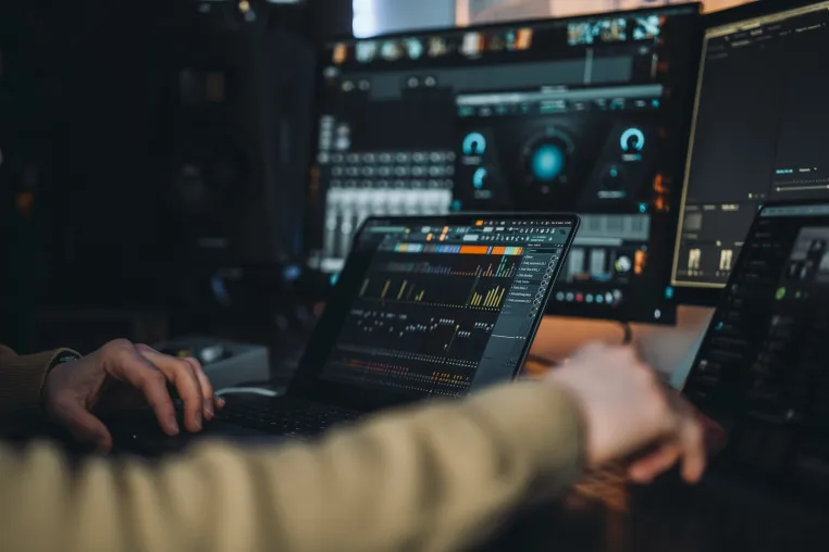 Tonstudio Bielefeld fördert Nachwuchs mit Praktika und EInzelunterricht Bild: Tonstudio Bielefeld fördert Nachwuchs mit Praktika und EInzelunterricht