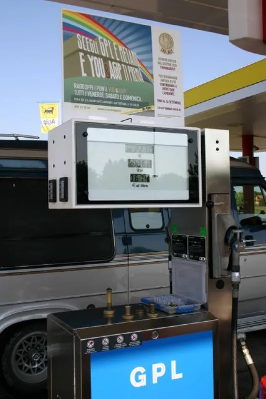 Höchstpreise an den Tankstellen in Italien und Schweiz: LPG rückt in den Focus der Automobilisten!
