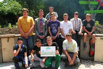 Premiere beim Tag der offenen Tür im Offenburger Jugenddorf: 14 Meter langes Hochbeet feierlich eingeweiht Bild: Premiere beim Tag der offenen Tür im Offenburger Jugenddorf: 14 Meter langes Hochbeet feierlich eingeweiht