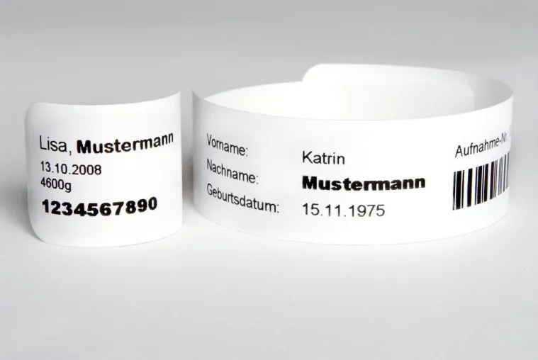 Bild: Mediaform präsentiert Patientenarmbänder auf Intern. Forum on Quality and Safety in Health Care in Berlin