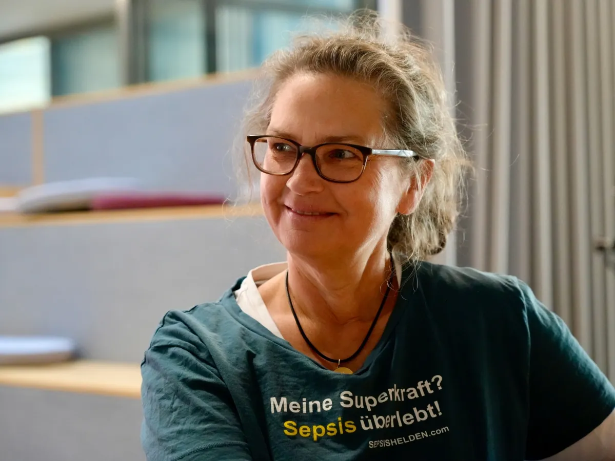 Foto: Heike Spreter-Krick, Sepsishelden – „Meine Superkraft? Sepsis überlebt!“ (© Susanne Kellermann)