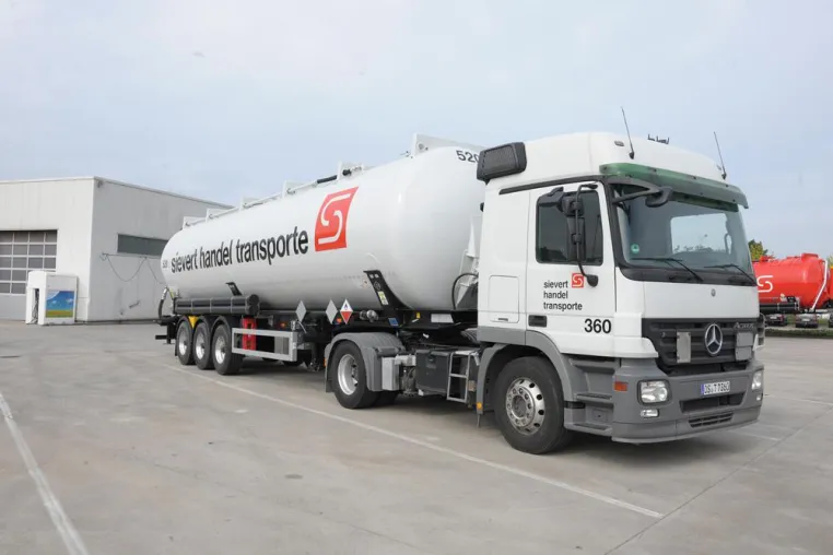 Sievert Handel Transporte qualifiziert sich als Entsorgungsunternehmen in Italien Bild: Sievert Handel Transporte qualifiziert sich als Entsorgungsunternehmen in Italien