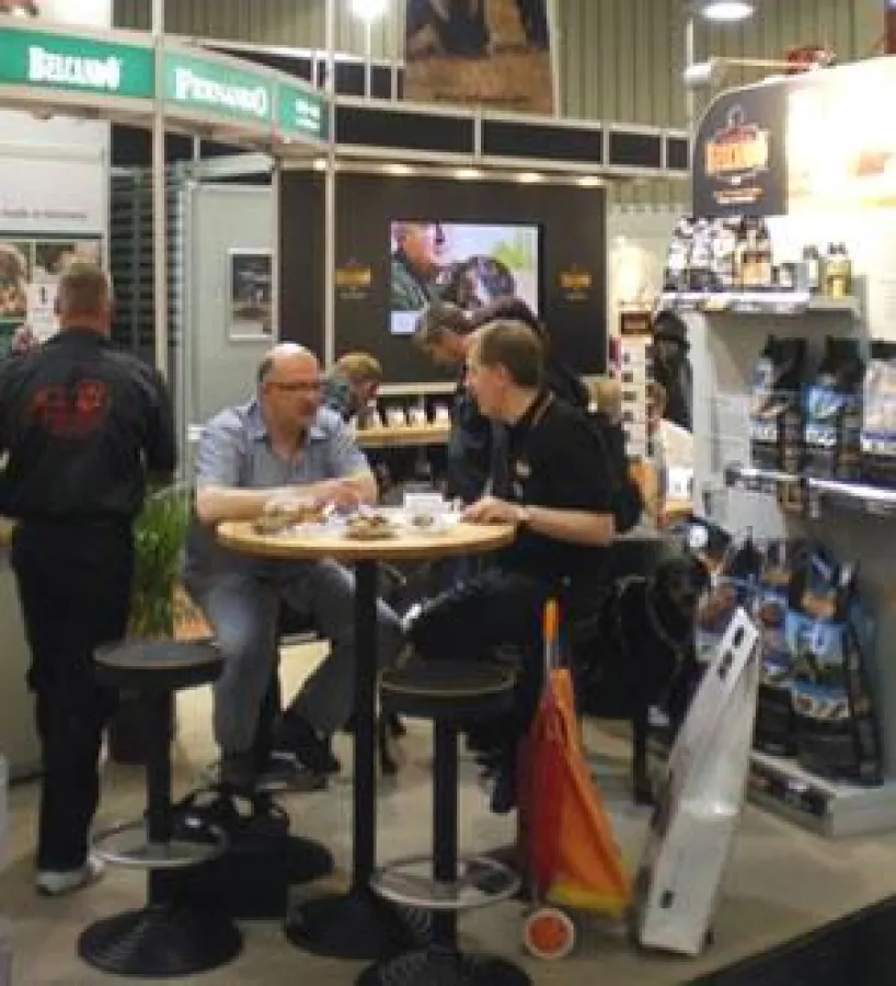 Messestand der BEWITAL petfood auf der INTERZOO Nürnberg