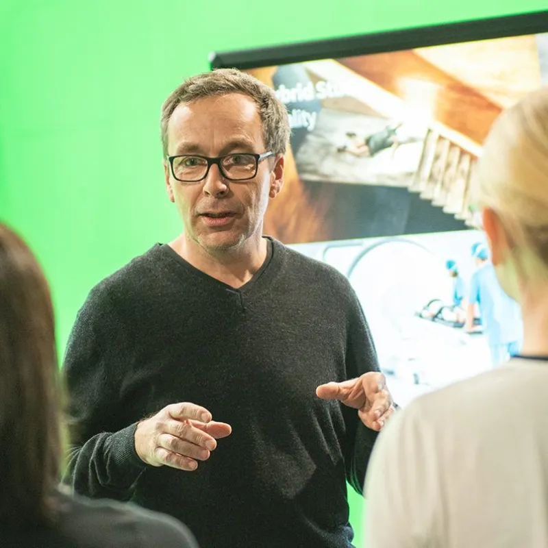 (Foto:hl-studios, Erlangen) Jürgen Hinterleithner stellt auf der Digility 2018 das Hybrid Studio vor