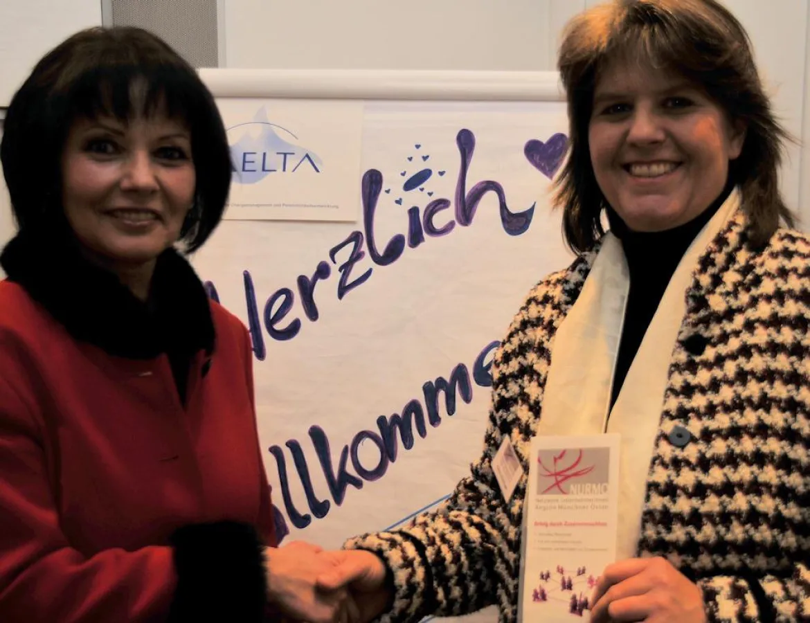 Katrin Riediger und Gabriele Kowalski freuen sich (v.r.n.l.)