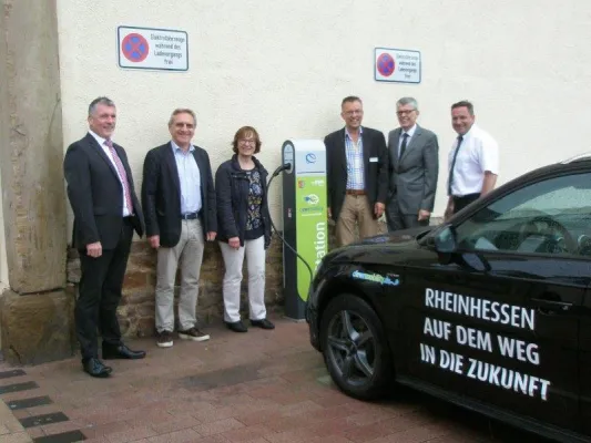 Bild: Ökostrom für E-Mobile in Wöllstein