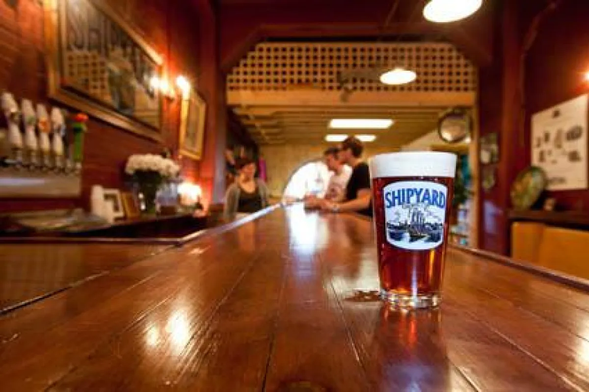 Gemütlicher Pub in Maine (c) Maine Office of Tourism