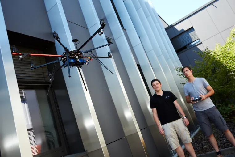 Bild: Vom Techniker zum Master in Elektrotechnik: Jetzt mehr erfahren und das nächste Karrierelevel erreichen!