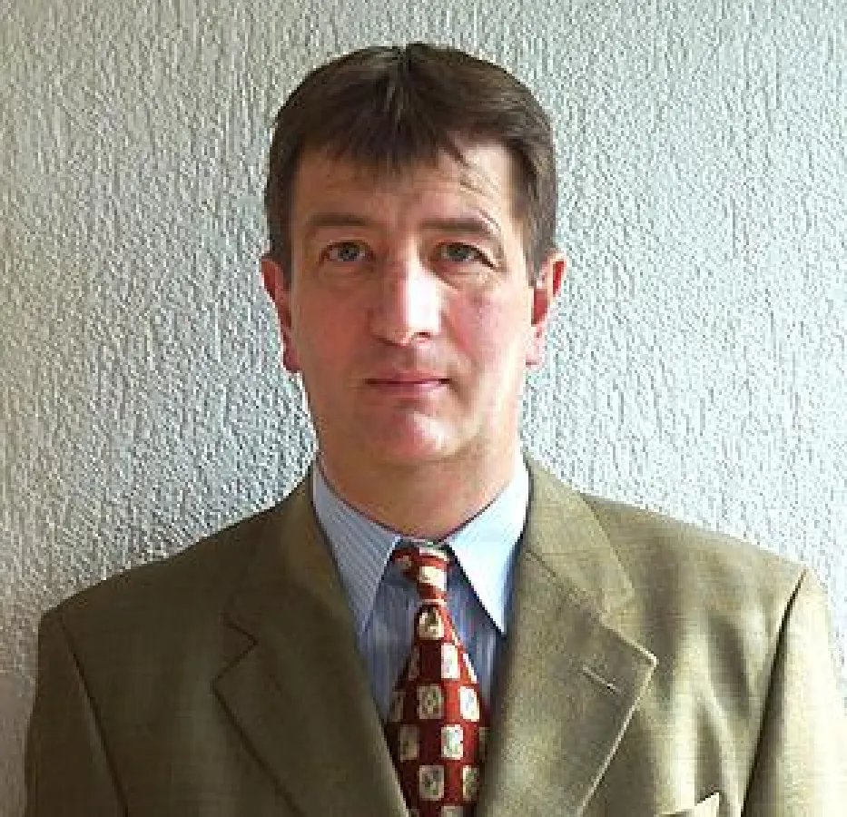 Dirk Bauer übernahm bei der Hradil Spezialkabel GmbH, Bietigheim die technische Vertriebsleitung für