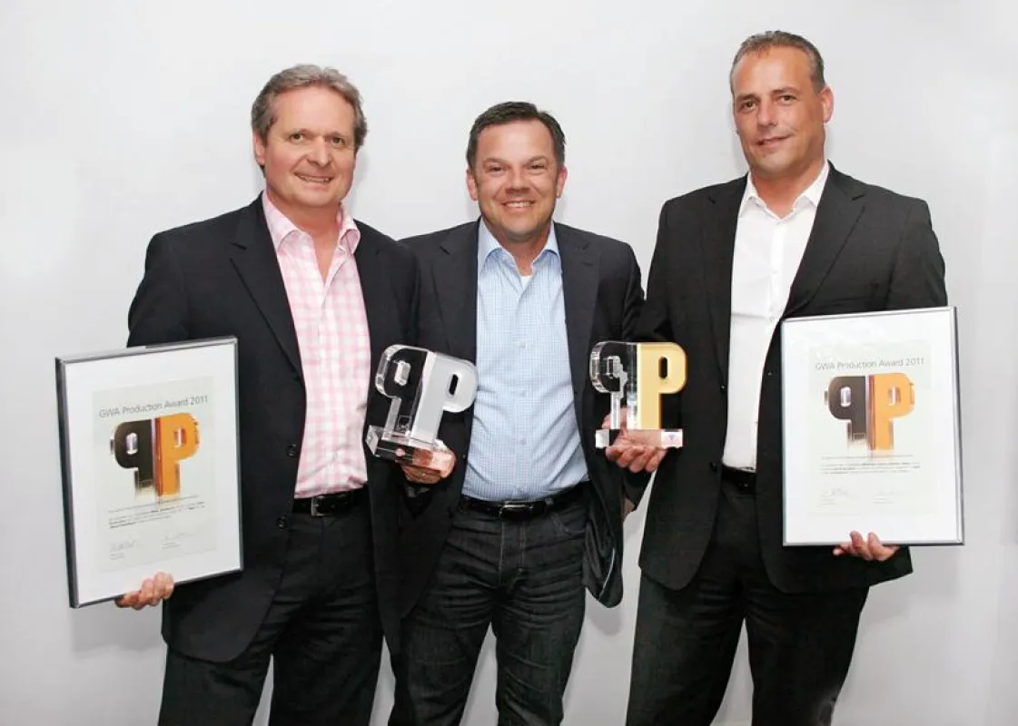 (v.l.n.r.): Die Geschäftsführer von ColoDruckLeimen Joachim Beigel (Verkauf), Rainer Bender (Marketing) und Lars Schmidt (Technik)