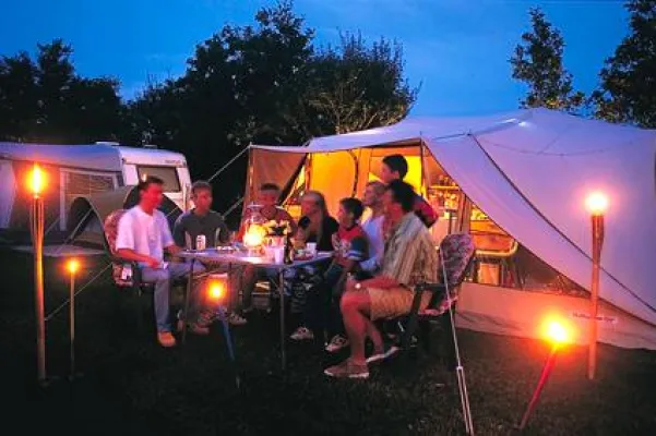Bild: Camping mit 5 Sternen: ADAC zeichnet Roompot Parks aus