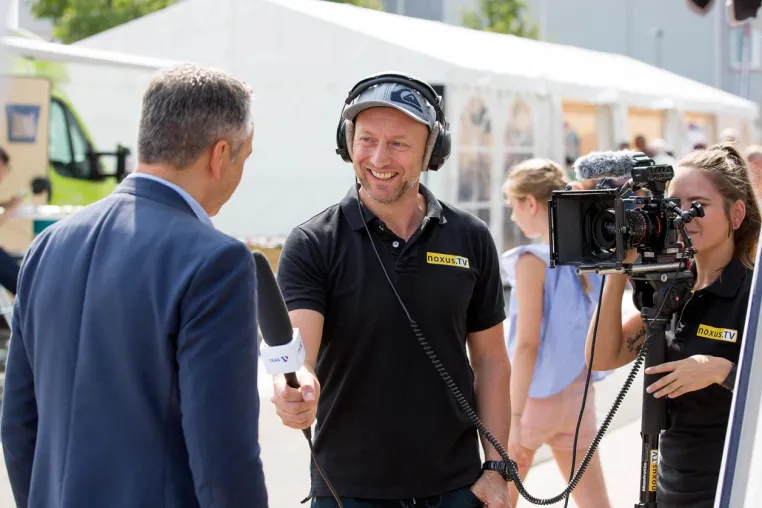 Filmen Sie schon oder schalten Sie noch Stellenanzeigen? Bild: Filmen Sie schon oder schalten Sie noch Stellenanzeigen?