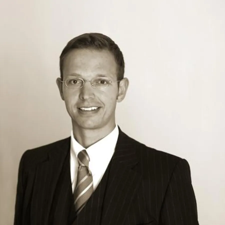 Dr. Stefan Maunz, Rechtsanwalt / Steuerberater, Tel.: 089 / 217 50 12 - 40, stefan.maunz@kmlz.de