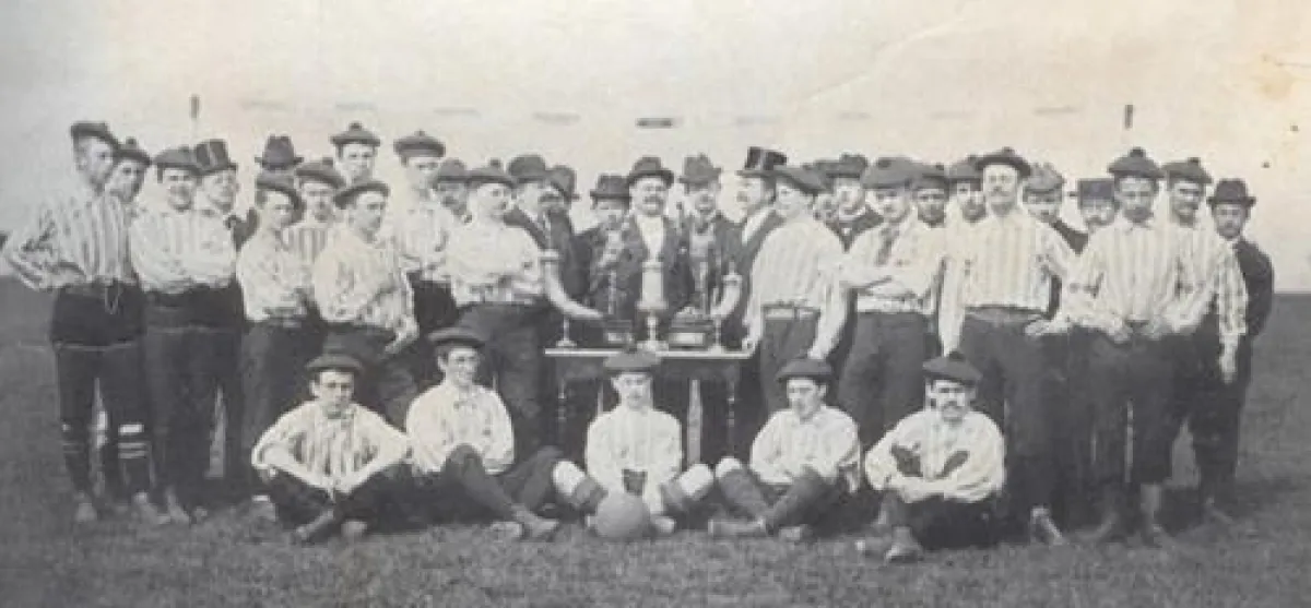1894 wartete Viktoria Berlin vergebens, am 18. Juli soll die erste Deutsche Fußballmeisterschaft endlich ausgespielt werden.