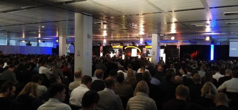 Bild: 1.500 Vertriebler kurbeln in Hamburg die deutsche Wirtschaft an