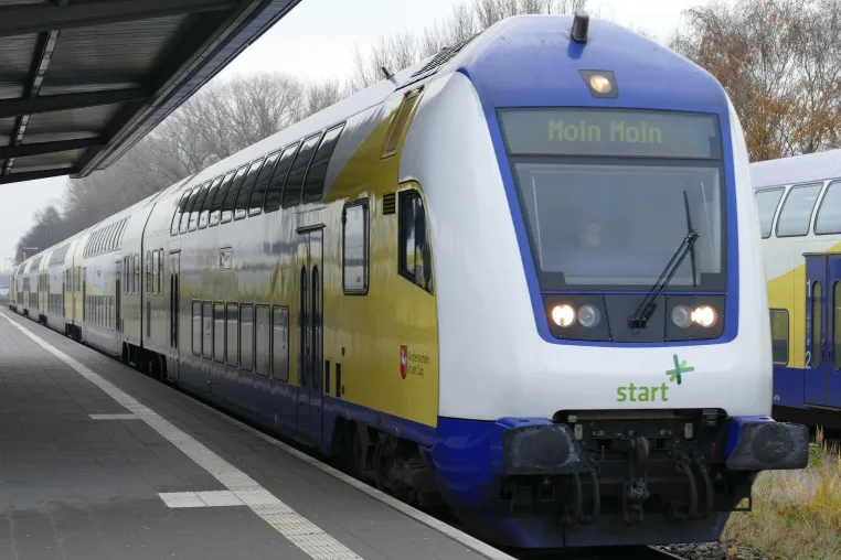 Start Unterelbe plant und disponiert mit IVU.rail in der Cloud Bild: Start Unterelbe plant und disponiert mit IVU.rail in der Cloud