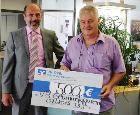 Bild: Glücklicher Gewinner in Stockheim