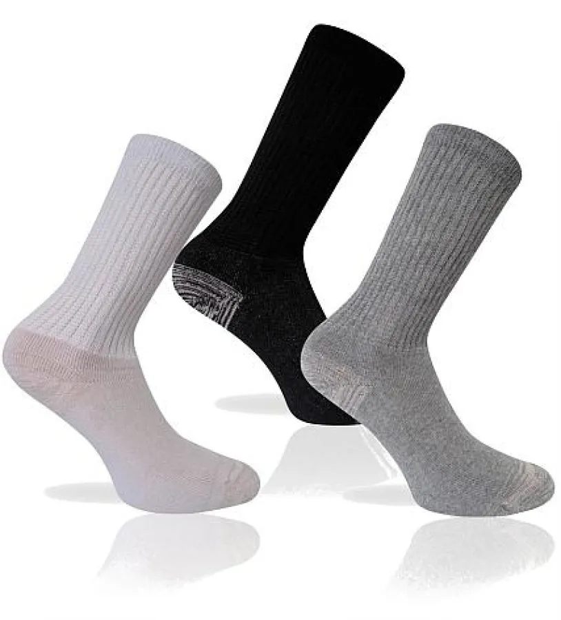 Die kupferhaltigen Socken schützen vor Fußpilz und Fußgeruch