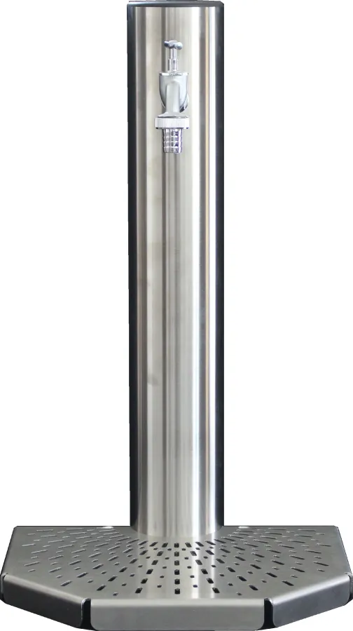 Edelstahl Wassersäule NEPTUN mit Auflagegitter JUPITER aus dem Hause ADLER. (© Andreas Adler)