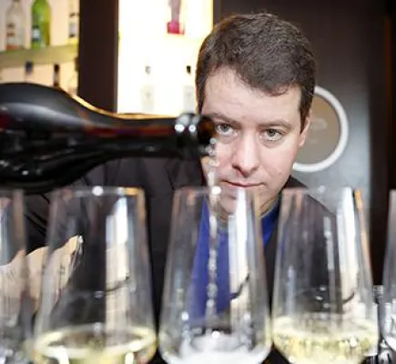 akazienhof-Sommelier Christian Soltys: Weingenuss ohne Eitelkeiten Bild: akazienhof-Sommelier Christian Soltys: Weingenuss ohne Eitelkeiten