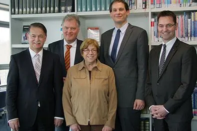 Bild: Erstmals Stipendien für das Kieler Wirtschaftsgymnasium