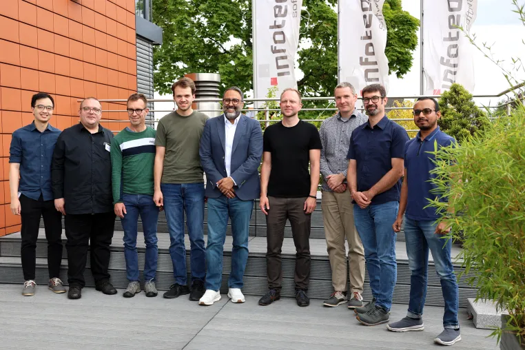 Bild: Leistungsschub mit KI – Quantencomputing-basierte Methoden machen das Training großer KI-Modelle effizient