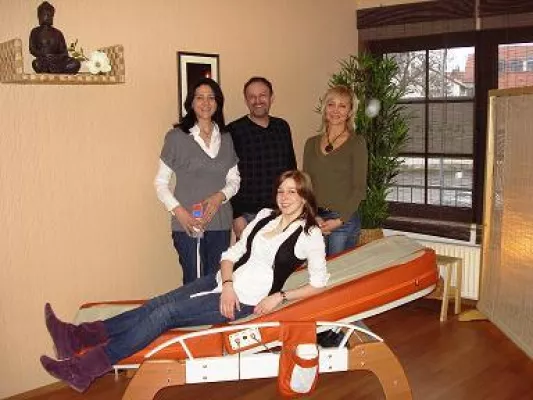 Bild: Neueröffnung des avita Jade-Thermal-Massagestudio in Grünstadt / Pfalz.