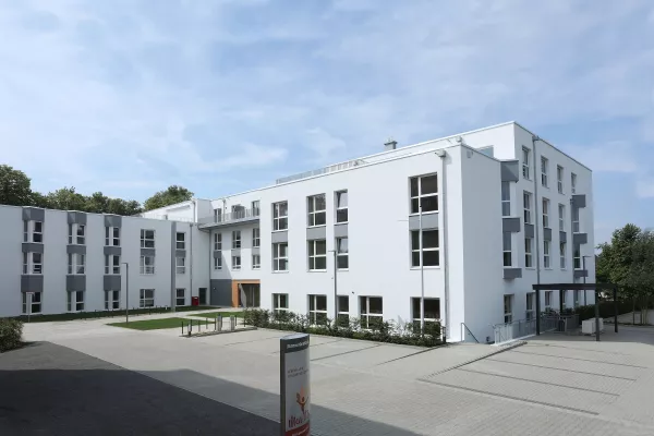 Bild: Rietberg: Carestone übergibt neues Lebens- und Gesundheitszentrum termingerecht an WH Care