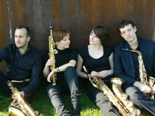 "Dannenberger Frühling 2009" hält Einzug - Junge Künstler konzertieren im alten Haus Bild: "Dannenberger Frühling 2009" hält Einzug - Junge Künstler konzertieren im alten Haus