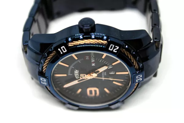 Bild: Hybrid Smartwatch – Smarte Eleganz am Handgelenk