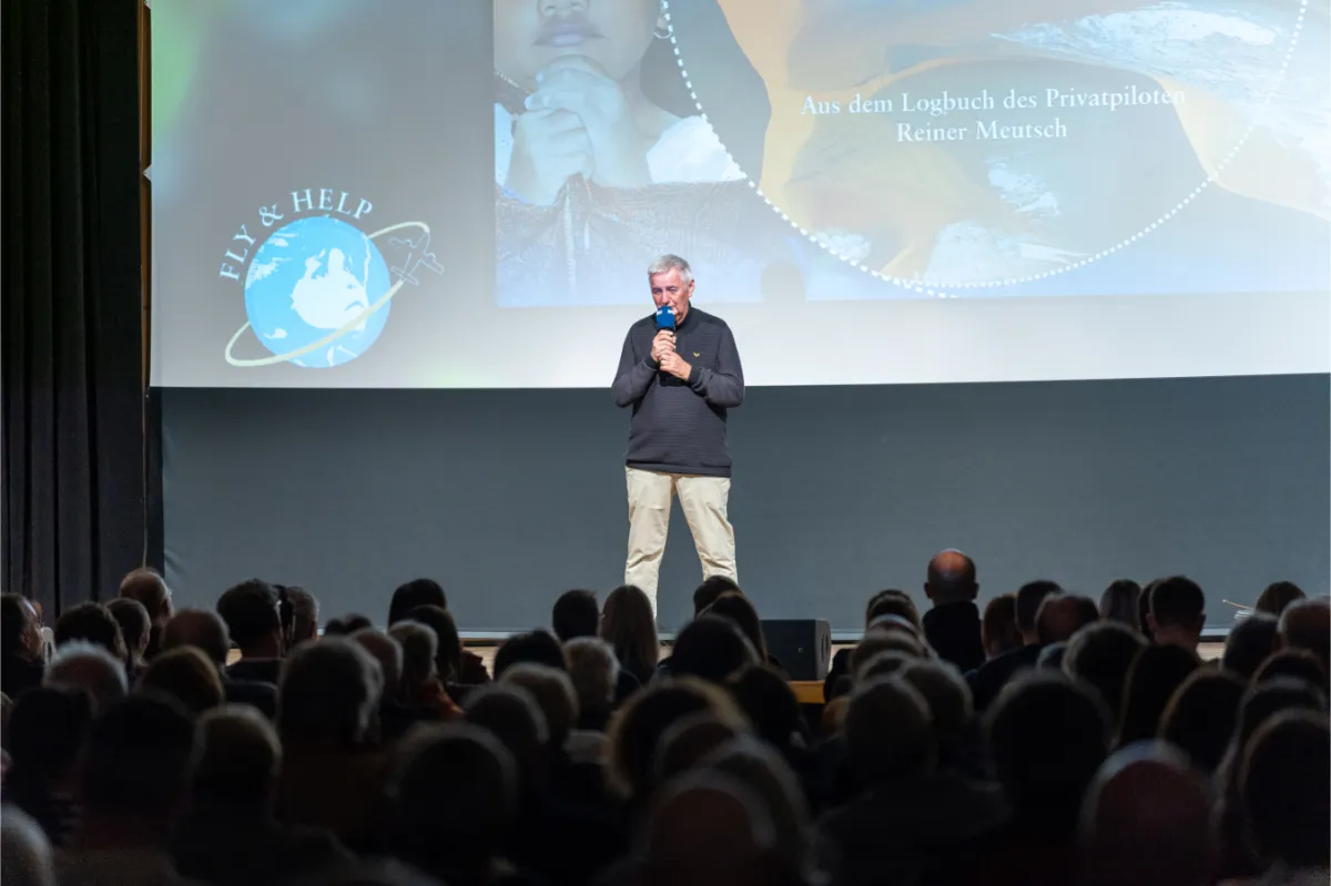 Reiner Meutsch berichtet bei der Show 