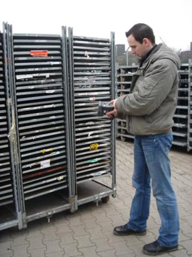 Echtheitsprüfung durch scannen der Container