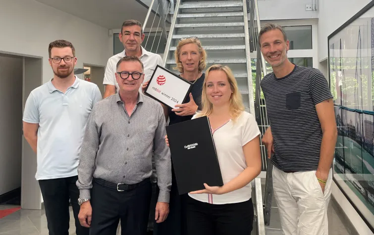 Bild: ADVERMA gewinnt Red Dot Design Award 2024 für das LOWA-Jubiläumsbuch