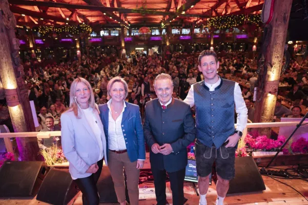 Bild: Stuttgart feiert das Unternehmertum: Über 1.200 Gäste beim Gründerwasen 2025 in der Almhütte Royal