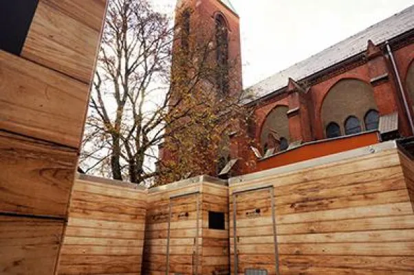 Bild: Innovatives Kältehilfe-Projekt in Berlin: Obdachlose übernachten in Festival-Hütten