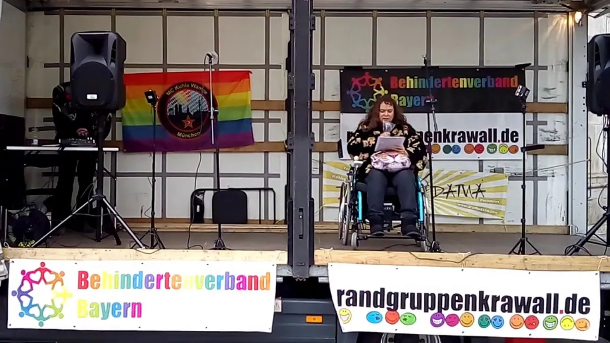 Patricia Koller bei der Kundgebung auf dem Münchner Marienplatz (© Reinhold Roppert)