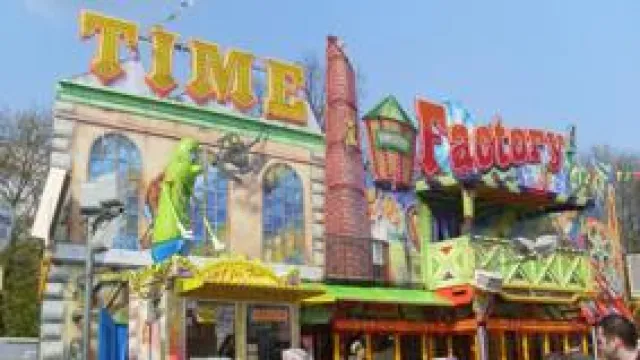 Laternen, Grusel-Geister und Riesenrutsche Bild: Laternen, Grusel-Geister und Riesenrutsche