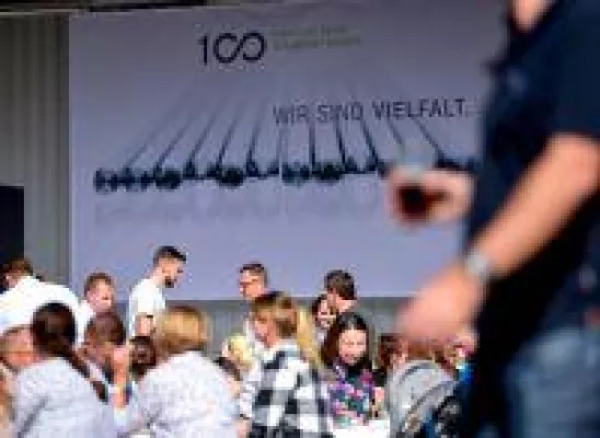 Bild: Eventagentur Passepartout inszenierte 100-jähriges Jubiläum von Zapp in  Ergste