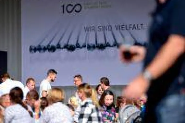 Eventagentur Passepartout inszenierte 100-jähriges Jubiläum von Zapp in Ergste Bild: Eventagentur Passepartout inszenierte 100-jähriges Jubiläum von Zapp in Ergste