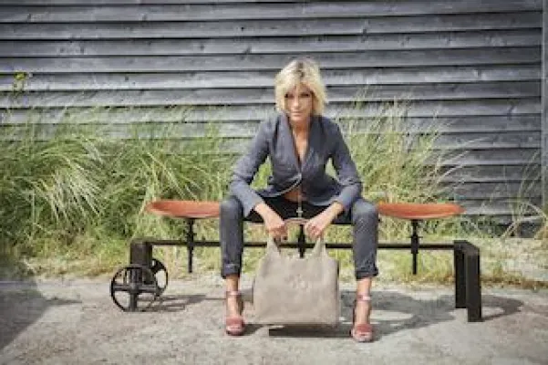 Borgward bagforgood eröffnet Showroom - "The new riverside" Bild: Borgward bagforgood eröffnet Showroom - "The new riverside"