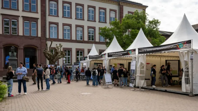 Bild: Studiengänge am KIT entdecken und Campus erleben
